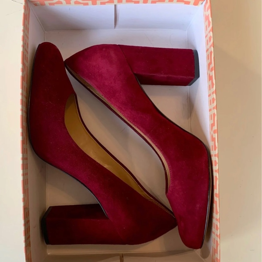 Maroon Heels Size 10!